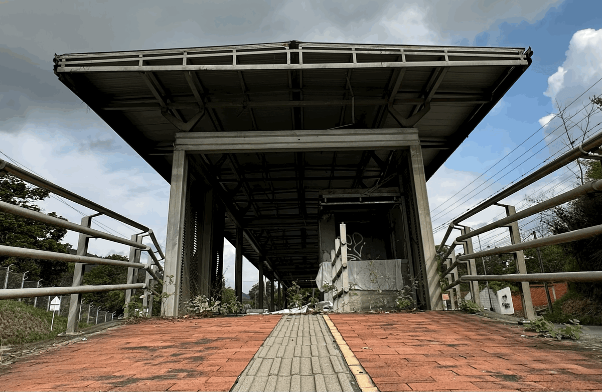 Metrolínea: Un Monumento a la Estupidez Colectiva